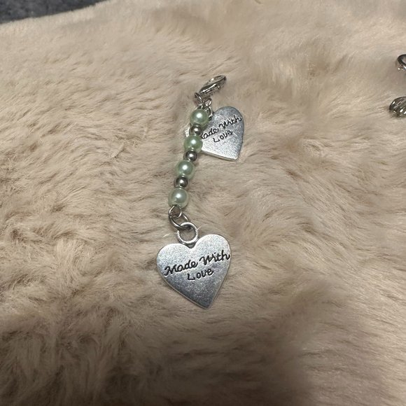 Zipper Pull - Picture 1 of 1